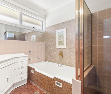 Beautifully Maintained Family Home with Timeless Appeal - Photo 5