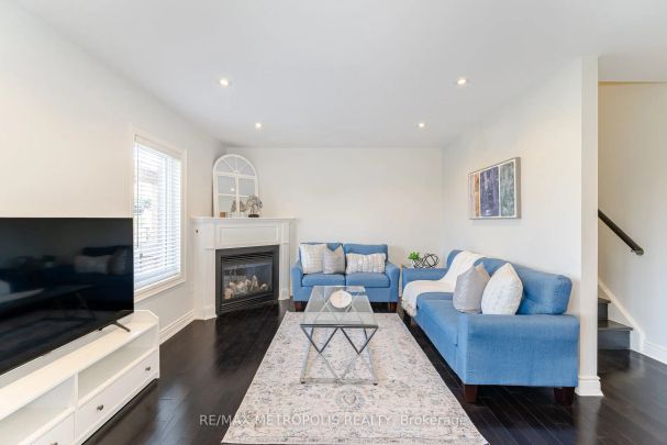 Condo Townhouse For Lease | W9246201 - Photo 1