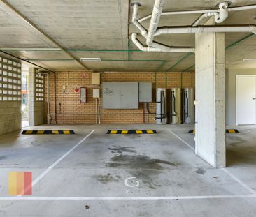 CENTRAL, 2 BEDROOM UNIT WITH AIR CONDITIONING - Photo 6