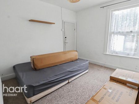 2 bedroom terraced house to rent - Photo 5