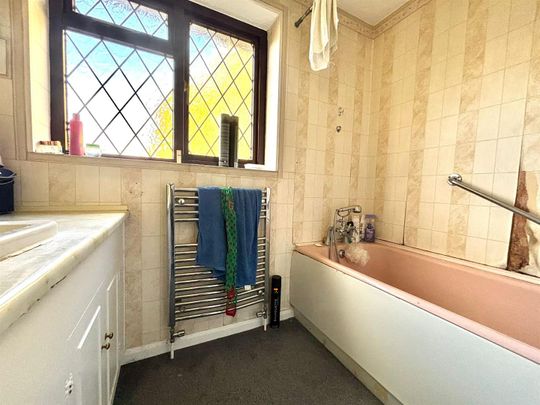 Frays Avenue, West Drayton, UB7 - Photo 1