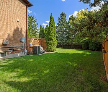 For Lease - 5 Waverley Crescent, Richmond Hill, Ontario - Photo 2