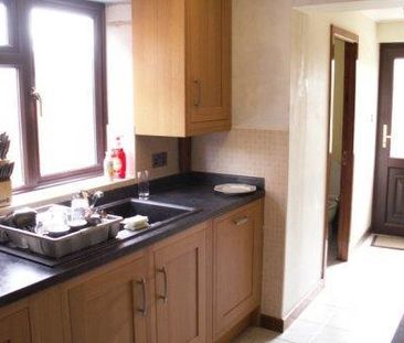 3 bedroom semi-detached house to rent - Photo 6