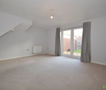 Surrey Drive, Stoke Village, Coventry, West Midlands, CV3 1PL - Photo 2