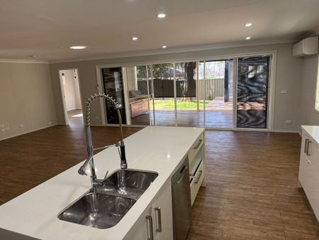 Great Size Family Home - Photo 4