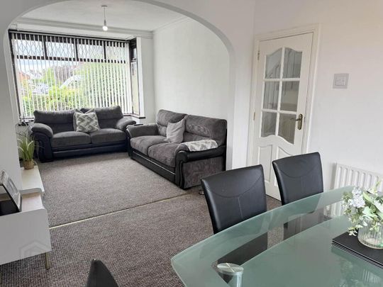 386 Castlereagh Road, Belfast, BT5 6AE - Photo 1