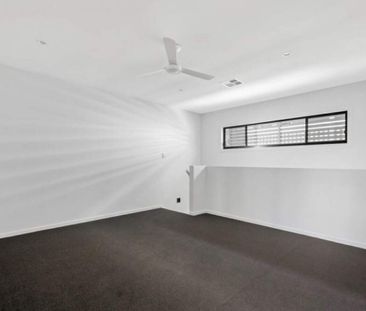 37 Lockyer Street, Camp Hill QLD 4152 - Townhouse For Rent | Domain - Photo 5