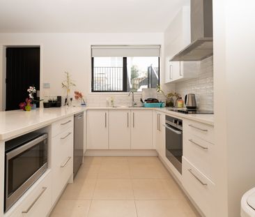 Newly Built Family Home - Photo 6