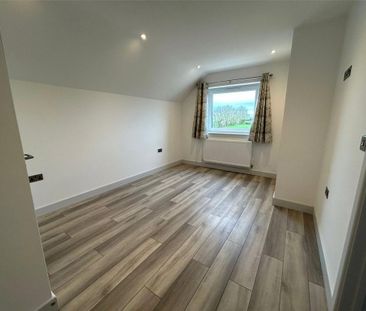 4 bedroom detached house to rent - Photo 2