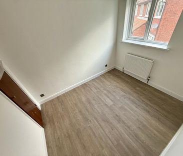 5 bedroom end of terrace house to rent - Photo 3