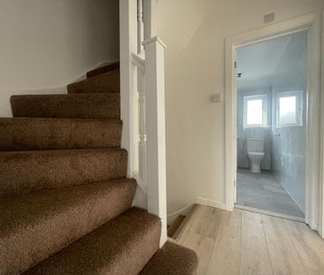 3 bedroom semi-detached house to rent - Photo 3