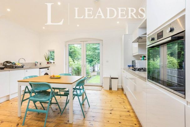 3 bedroom terraced house to rent - Photo 1