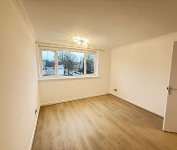 4 bedroom end of terrace house to rent - Photo 6