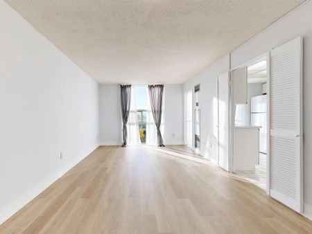 For Lease - 40 Harding Boulevard Unit# 1006, Richmond Hill, Ontario - Photo 3