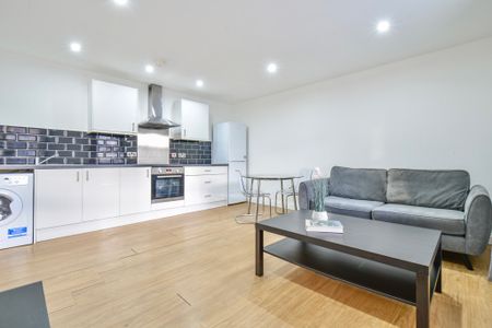 Manhattan Apartments, Leeds City Centre - Photo 2