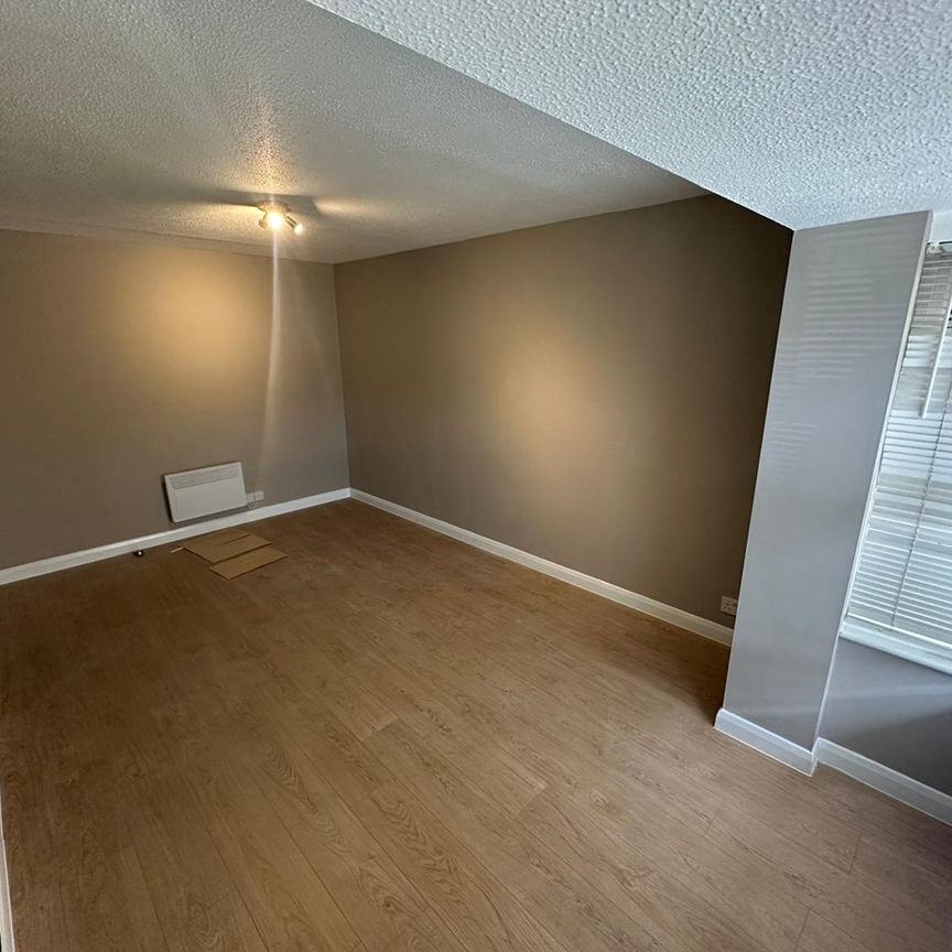 Studio Flat, Granville Gardens, SW16 - Photo 1