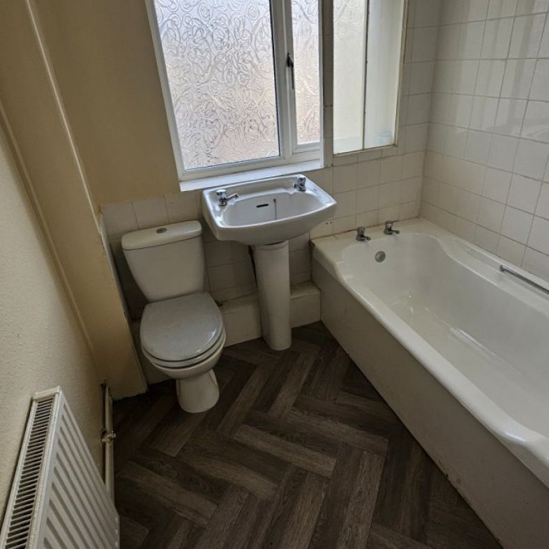 2 bed Apartment - To Let - Photo 1