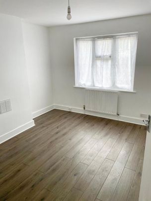 3 bedroom end of terrace house to rent - Photo 1