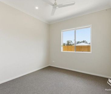 Brand New 4 Bedder Family House unbeatable LOW price $630 pw - Photo 3