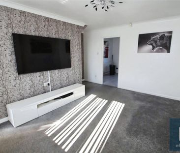 Mountfields Walk, South Kirkby, Pontefract, West Yorkshire, WF9 - Photo 2