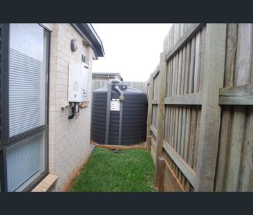 2/14 Sunning Street, Kearneys Spring, Qld 4350 - Photo 3