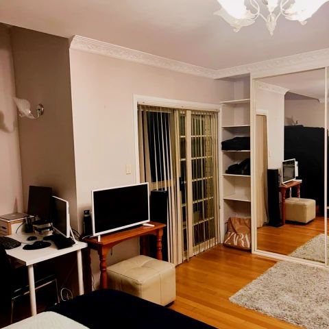 Large double ensuite bedroom in Eastlakes - Photo 1