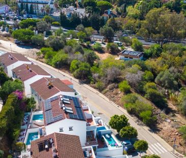 Luxury penthouse for rent in Marbella Del Este, Andalusia - Photo 6