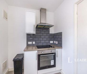 3 bedroom terraced house to rent - Photo 6