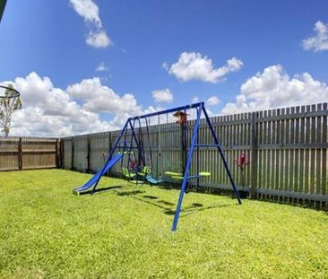 Spacious Family Home with Double Gate Access - Photo 1