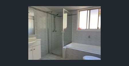 Modern and Large 2 Bedroom Apartment in the Heart of Riverwood - Photo 4