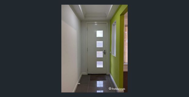 Charming 5-Bedroom Family Home in Cairnlea - 240 Station Road - Photo 1