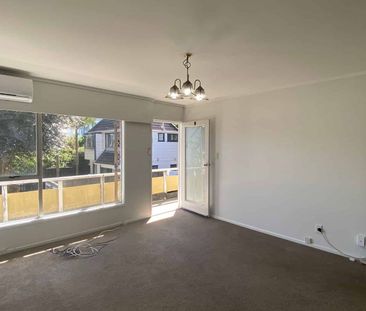 Tidy Unit - Great Location! - Photo 2