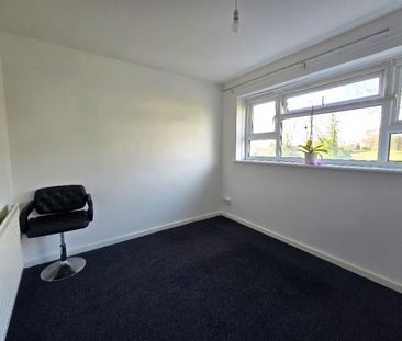 2 Bed Flat For Rent - Photo 2