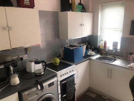 2 bedroom terraced house to rent - Photo 4