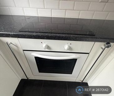 2 bedroom semi-detached house to rent - Photo 5