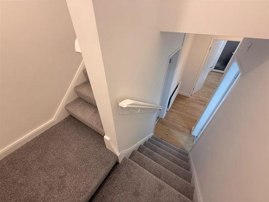 2 bedroom end of terrace house to rent - Photo 1