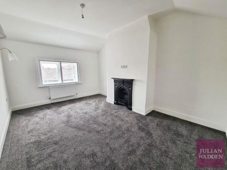 4 bedroom flat to rent - Photo 2