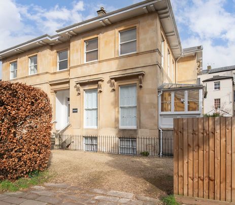 Lansdown Crescent, Cheltenham GL50 2JX - Photo 1