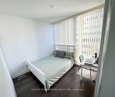 Yonge / Sheppard Luxurious 1Bdrm Open Concept Kitchen Near Park - Photo 4