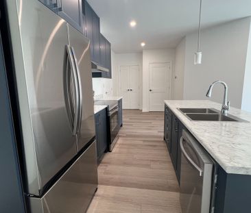 For Lease - 7532 Splendour Drive Unit# Main, Niagara Falls, Ontario - Photo 6