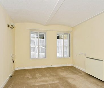 1 bedroom retirement property to rent - Photo 4
