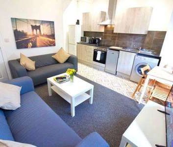 Plodder Lane Room 1 - Photo 1