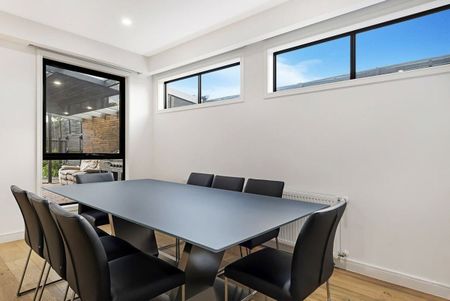 8A Biscop Road, MOORABBIN, VIC - Photo 2