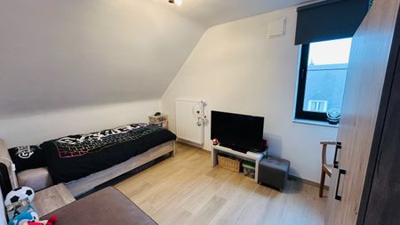 Prachtig en ruim duplexappartement met 3 slaapkamers, autostaanplaats en terras - Photo 4