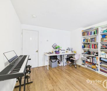 4 bedroom end of terrace house to rent - Photo 3