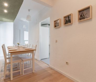 Spacious room on Avenida América with Air Conditioning - Photo 6