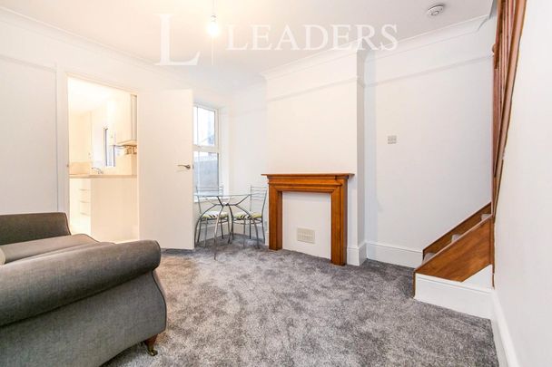 1 bedroom terraced to rent Fairfax Road, Colchester, Essex, CO2 - Photo 1