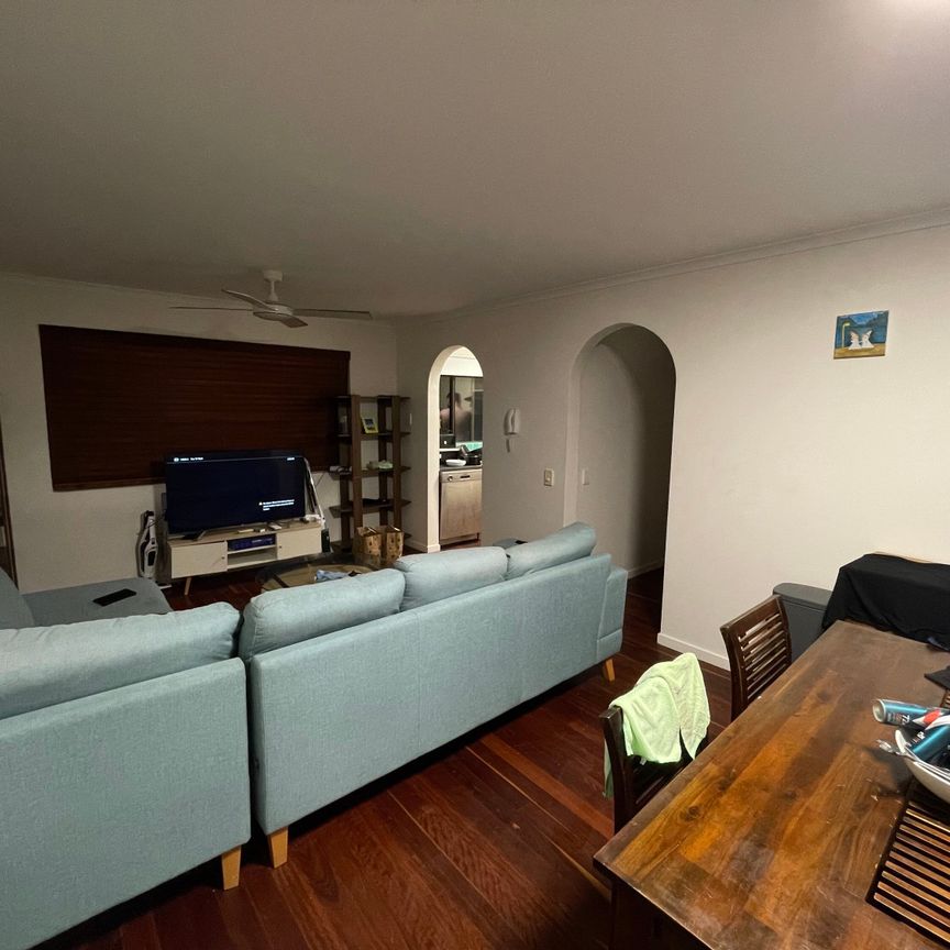 Burleigh Heads - Photo 1