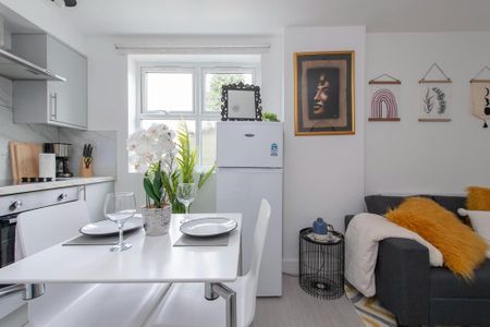 1 bedroom serviced apartment to rent - Photo 5