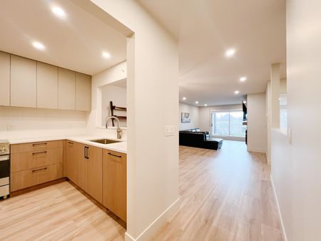 Deep Cove Delight! - Photo 5